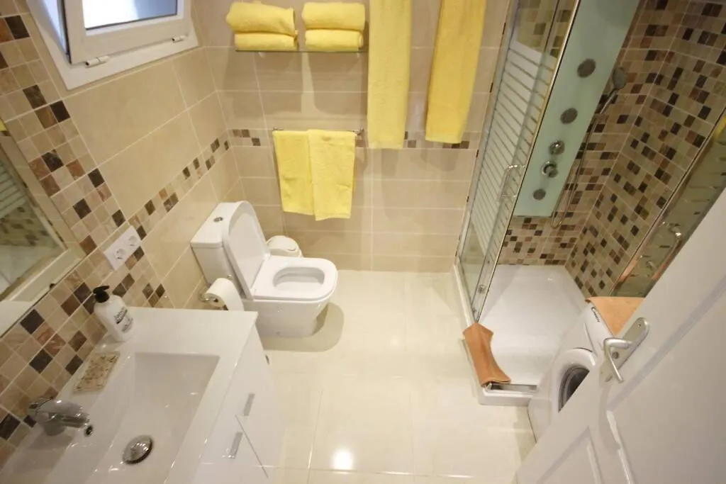 Apartment Studio In Beachfront Complex In El Duque Area, Costa Adeje