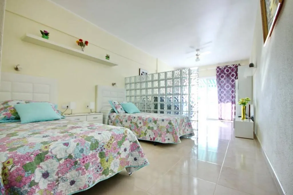 Apartment Studio In Beachfront Complex In El Duque Area, Costa Adeje
